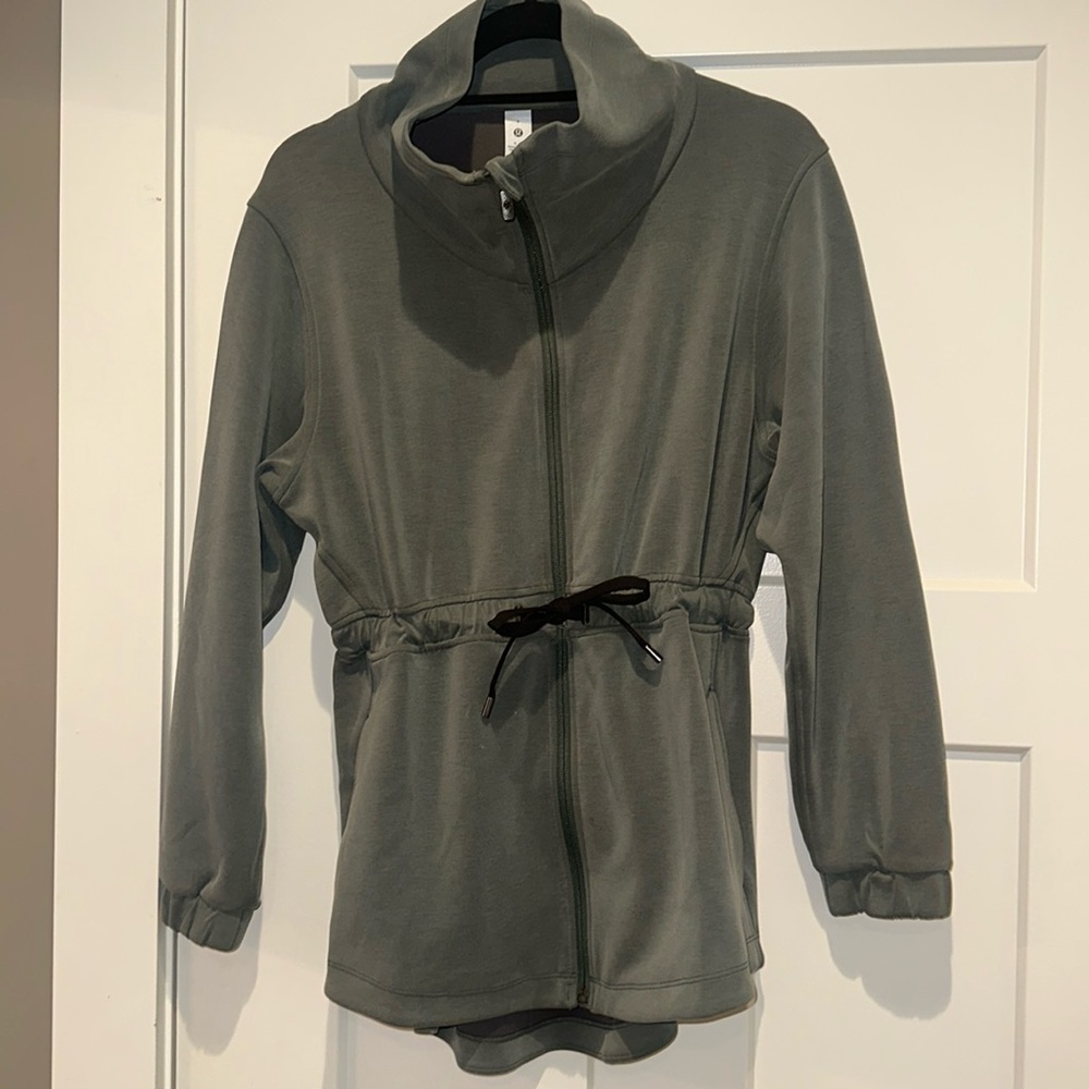 Lululemon soft stream cinch-waist Jacket